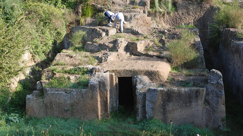 Necropoli e Ponte della Rocca